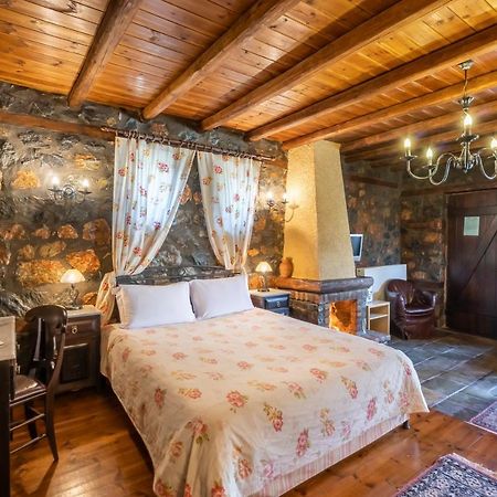 Rouga Mountain Boutique Suites & Spa パライオス・アギオス・アタナシオス エクステリア 写真