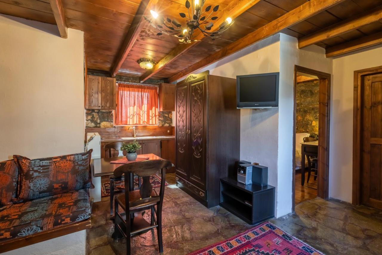 Rouga Mountain Boutique Suites & Spa パライオス・アギオス・アタナシオス エクステリア 写真