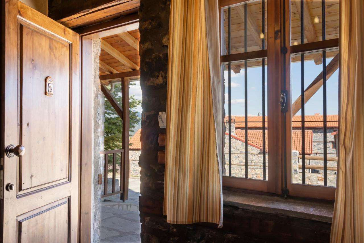 Rouga Mountain Boutique Suites & Spa パライオス・アギオス・アタナシオス エクステリア 写真