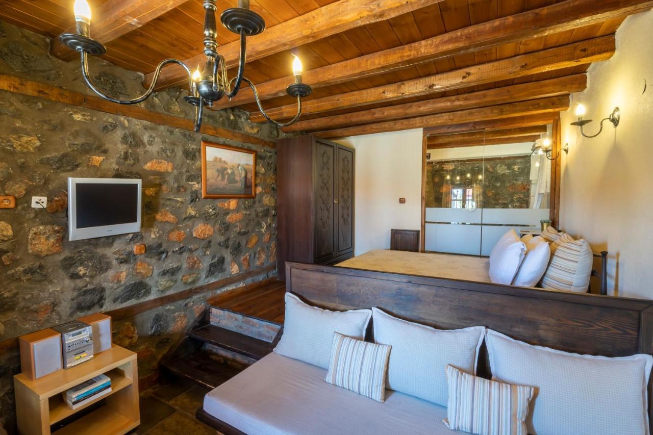 Rouga Mountain Boutique Suites & Spa パライオス・アギオス・アタナシオス エクステリア 写真