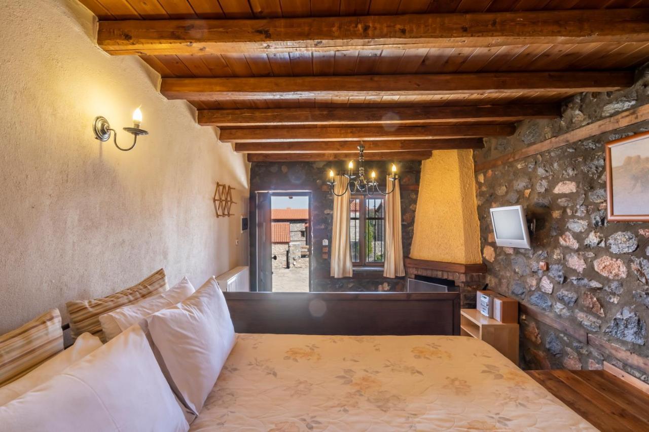 Rouga Mountain Boutique Suites & Spa パライオス・アギオス・アタナシオス エクステリア 写真